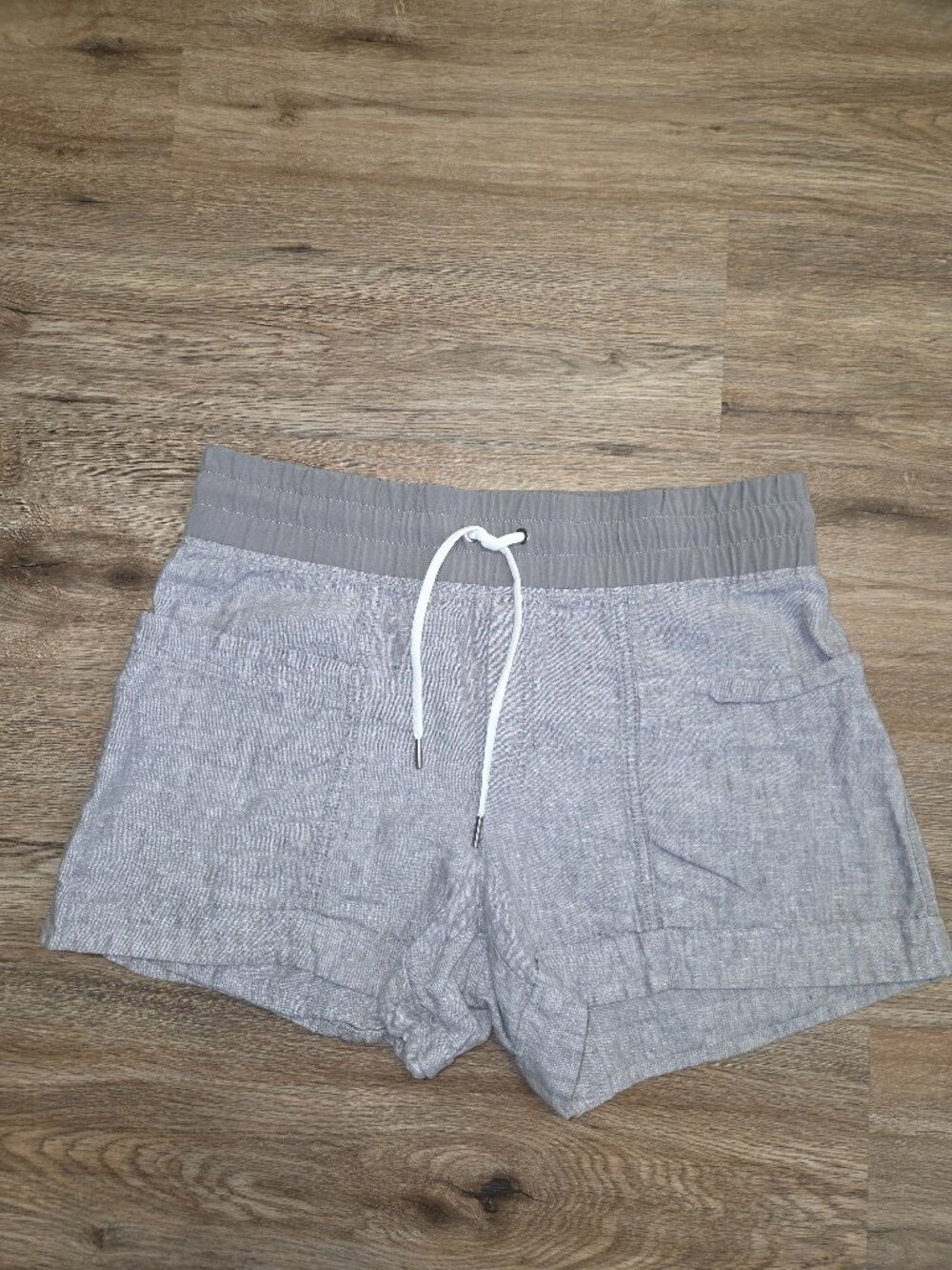 Athleta size 10 Cabo Shorts Pull-On 100% Linen Drawstring pockets cuffed